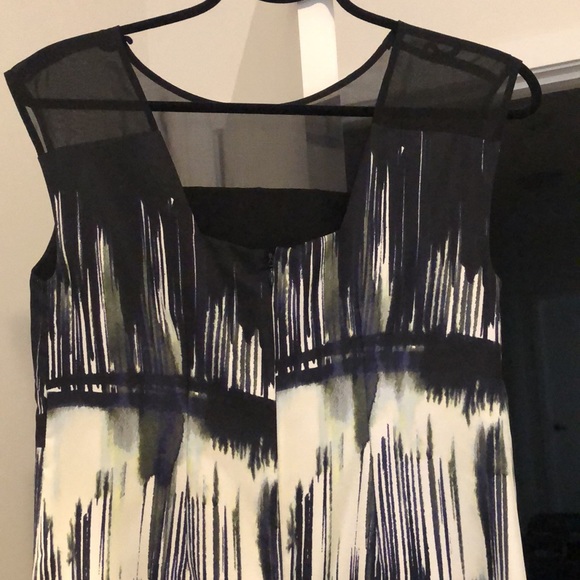 Jessica Simpson. Size 2. Black with white and navy blue design on front / back - Picture 4 of 5